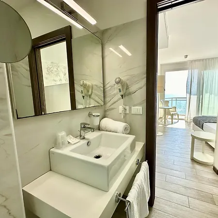 Nizza Frontemare Hotel 3*